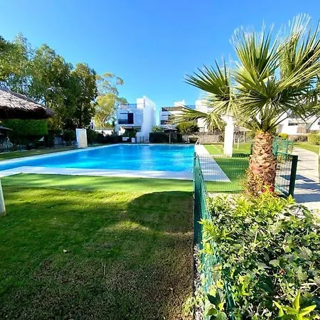 Casa Julia Fantastico Adosado Con Piscina. Holiday home Conil De La Frontera